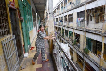 TP.HCM xem xét ủy quyền cho cấp quận, huyện xử lý công việc liên quan chung cư cũ