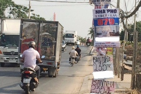 Môi giới bất động sản: Cuộc chiến trên từng cây… cột điện