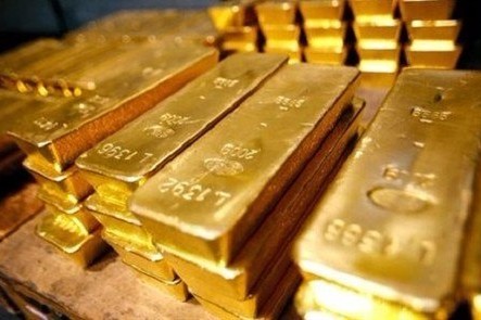 Giá vàng giảm do USD mạnh lên trước viễn cảnh Fed nâng lãi suất