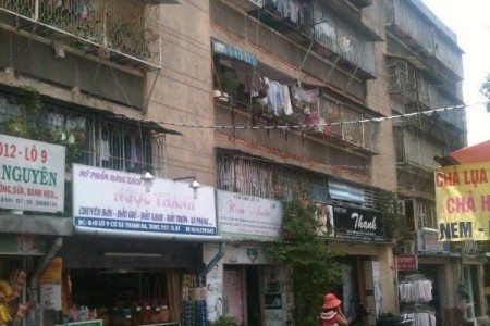 Bà hỏa rình rập, dân chung cư vừa ở vừa run
