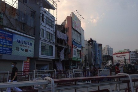 Hà Nội: Tràn lan kiểu nhà “chuồng chim” trên tuyến đường “cong mềm mại”