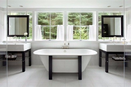 Những mẫu phòng tắm sang trọng chỉ dùng 2 màu đen – trắng