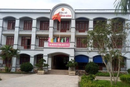 Vừa nhận tiền đền bù đất, dân bị cán bộ thu lại một nửa