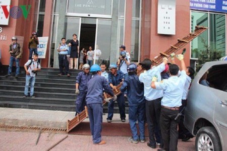 TP HCM: Tháo dỡ công trình của cơ quan nhà nước lấn chiếm vỉa hè