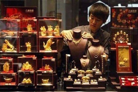 Giá vàng tiếp tục lên cao nhất