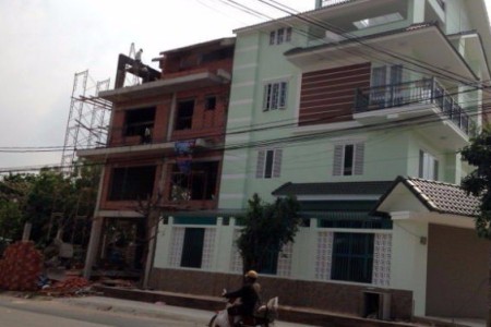 Có nhà mẫu vẫn phải làm thủ tục xin phép xây dựng.