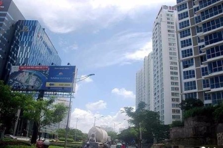BĐS mọc lên ồ ạt giao thông không đáp ứng kịp dẫn đến tình trạng ùn tắc giao thông ngày một nặng nề hơn.