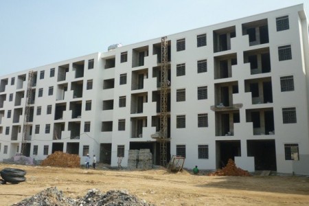 Cả chủ đầu tư và người mua nhà đều rơi vào tình cảnh "tiến thoái lưỡng nan"