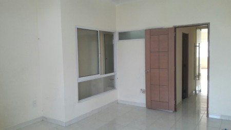 Toàn bộ lầu 1 nhà KDC Nam Long, Q.9, bếp, ban công, 2 PN, WC & lối đi riêng, thông thoáng