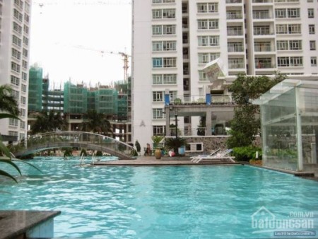 Cần nữ thuê giừơng ký túc xá chuẩn 3sao có hồ bơi Q8