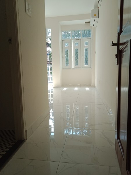 Phòng BAN CÔNG VIEW ĐẸP ngay mặt Trường Sa