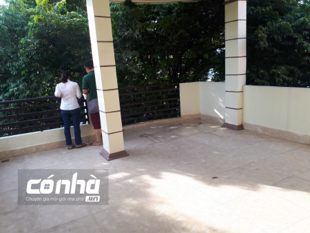 Cho thuê nhà đường Nguyễn Văn Mại phường 4 quận Tân Bình. DT 5x15m, 2 lầu sân thượng
