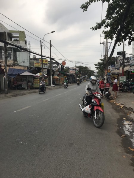 Cho thuê nhà nguyên căn 700 M2 đường lớn D2 F25 Bình Thạnh DT 6-20 m
