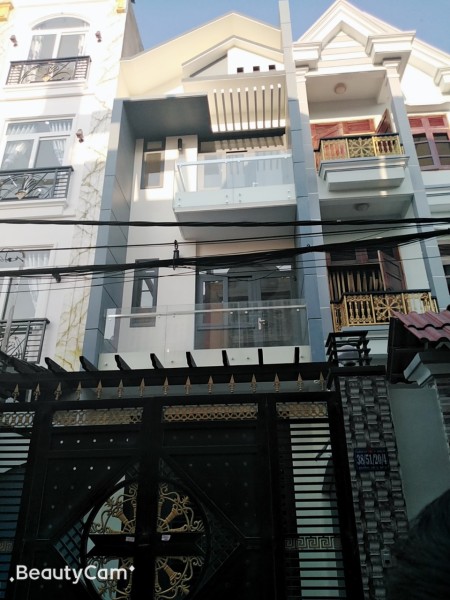 Đổi nhà lớn bán nhà nhỏ ngay UBND Bình Hưng Hòa- khu tái định cư Quận 5, 2 lầu 1.65 tỷ