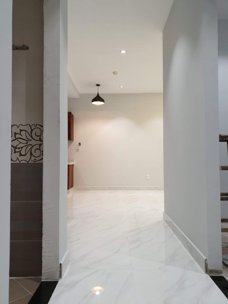 Cho thuê căn hộ Phú Hoàng Anh, 129m2, nhà trống, 9,5tr/th.LH 0938011552