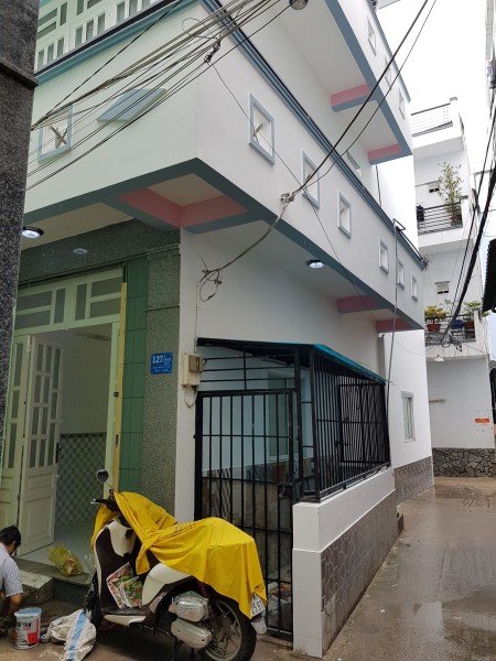 Cho thuê nhà nguyên căn 1 trệt 2 lầu tại số 127/27 Mễ Cốc, P15, Quận 8, TPHCM