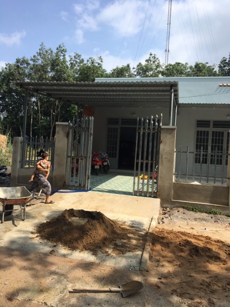 Cần bán gấp lô đất thị trấn Chơn Thành, sát Vimcom, giá 390tr,sổ chính chủ