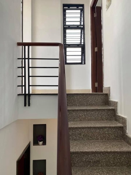 Bán nhà Mặt tiền hẻm xe tải 8m Cửu Long - Bạch Đằng, 10x15, chỉ hơn 100tr/m2