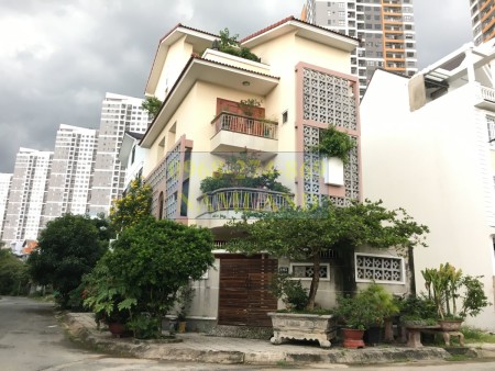 Villa hồ bơi đẹp 20x20 5pn phường Thảo Điền giá rẻ