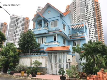 Nhà mặt phố vị trí đẹp giá tốt Quận 2, giá 35 triệu/tháng
