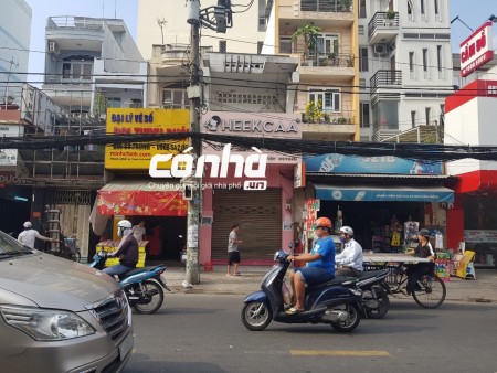 Nhà thuê nguyên căn mặt tiền đường CMT8, Quận 10, DT 4x25m, trệt lầu _ CÓ NHÀ
