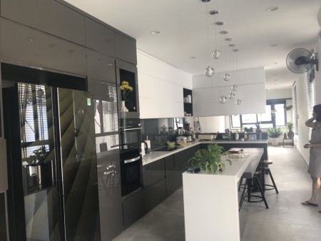 Biệt Thự thiết kế đẳng cấp Châu Âu, Lê Quang Định - Phạm Văn Đồng 10x24