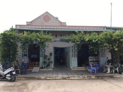 Định cư Hà Lan bán gấp dãy trọ 14P+2kiot mặt tiền KD buôn bán, vị trí đẹp, đối diện KCN, ngay chợ, giá rẻ