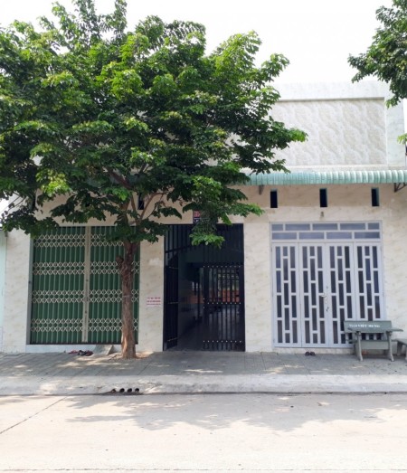 Chính chủ cần bán gấp 4 dãy nhà trọ dt 600m2,có 132p +4 ki ôt,giá chỉ 900triệu/dãy SHR
