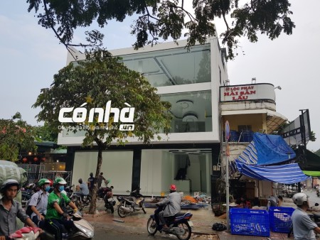 Nhà thuê góc 2 mặt tiền đường Thành Thái, Quận 10. DT 12x12m, _ CÓ NHÀ
