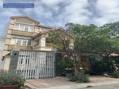 Villa phố cho thuê 8x20 4PN đường Quốc Hương, Thảo Điền