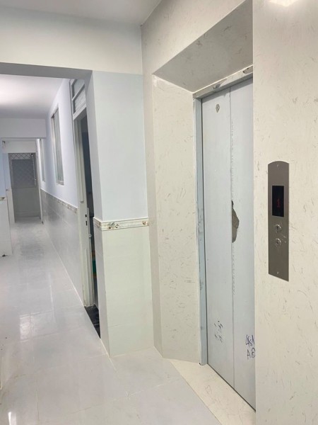 Cho Thuê mặt bằng kinh doanh DT: 30m2 có hầm để xe lối đi riêng, có thang máy, nước máy nóng lạnh. d/c: 22/78 Đường số 21, phường 8 quận Gò Vấp.