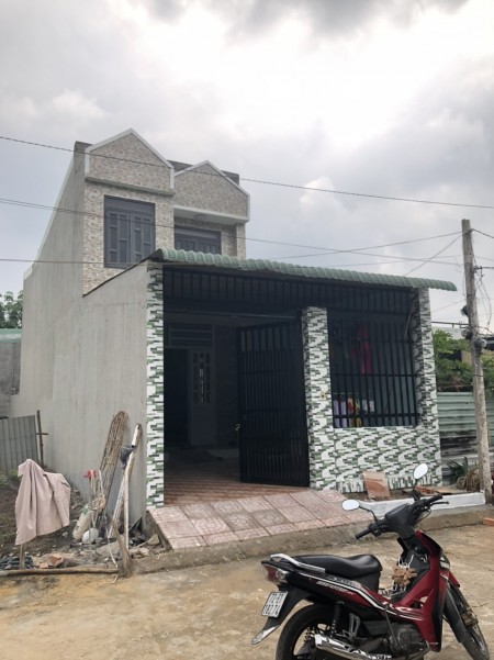 Gia đình đỗ nợ cần bán căn nhà 1 trệt 1 lầu, sổ riêng, ngay khu đô thị Mỹ Phước 3