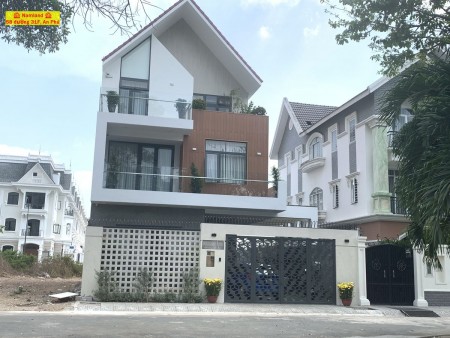 Nhà trệt 1 lầu áp mái có ban công đẹp 29/8 Đường Nguyễn Thị Định, Phường Cát Lái