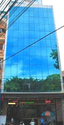 Cho thuê mặt bằng KD Ngã tư Cửa Bắc- 152 Phó Đức Chính DT 200 m2 tầng 1, MT 9m giá 65 tr/tháng