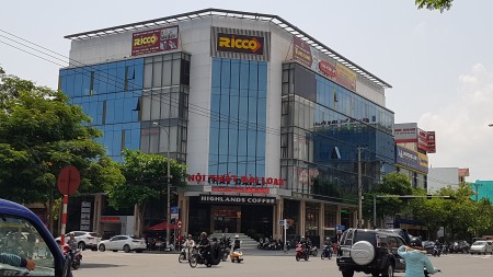 Cho thuê văn phòng đường Nguyễn Hữu Thọ, diện tích 150m2. LH hotline: 098.20.999.20