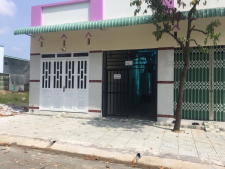 Vỡ nợ bán gấp dãy trọ 16P, 2kiot đối diện chợ, ngay KCN đang hoạt động