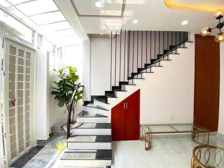 Nhà 1 trệt 3 lầu MT Thích Quảng Đức, Phú Nhuận, kinh doanh tốt. LH 0909484131