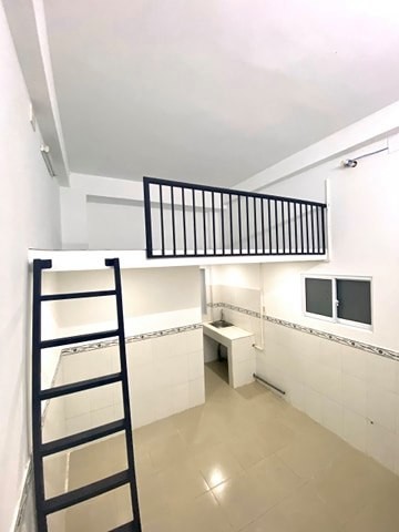 Phòng trọ 20m2 có gác 3tr3 ngay mặt tiền Cộng Hòa, mới xây xong