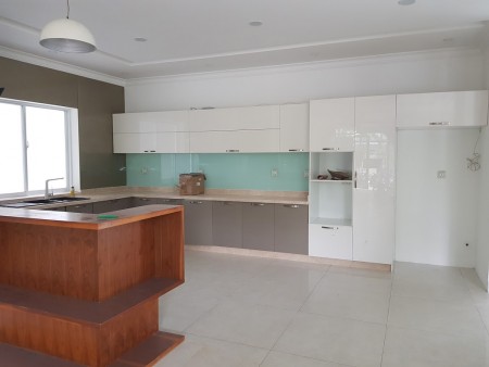 NHÀ NGUYÊN CĂN LÀM VĂN PHÒNG VILLA gồm hầm TRỆT 2 LẦU ,6 PHÒNG an phú 12x20m