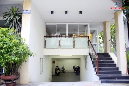 Mặt bằng - Văn phòng 90m2, góc 2 mặt tiền, sân trước và sau - 41F/25 Đặng Thùy Trâm, sát bên ĐH Văn Lang CS3