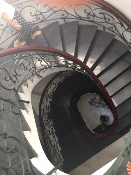 VILLATRỆT, 2 LẦU, 4 PHÒNG, GARA XE