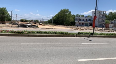CHÍNH CHỦ CẦN BÁN LÔ ĐẤT MẶT TIỀN ĐƯỜNG TRƯỜNG CHINH, THỊ XÃ PHÚ MỸ, SỔ RIÊNG XÂY DỰNG TỰ DO