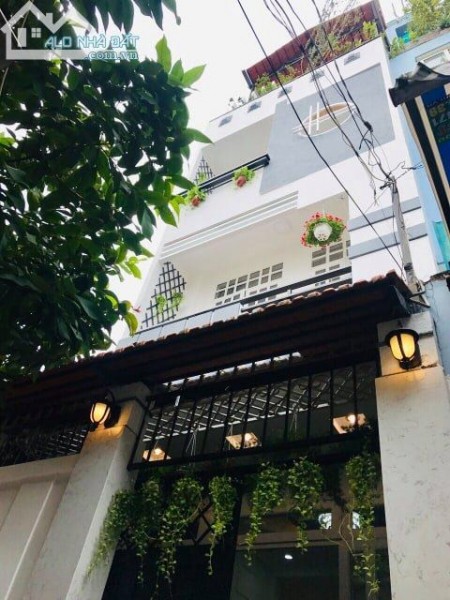 Bán nhà Lý Thái Tổ, Quận 10 trung tâm sài gòn 39m2, 4 tầng, chỉ 4.6 tỷ, lh 0933444019