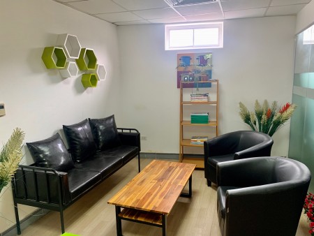 Cho thuê văn phòng 152 Phó Đức Chính - Cửa Bắc. DT 125m2, 28tr/th, phòng set - up sẵn, view Phố Cổ