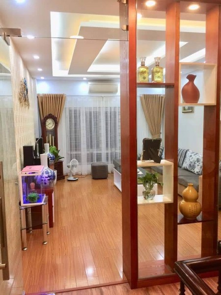 BÁN NHÀ Cầu Giấy 45m x 5 tầng ô tô kinh doanh Giá 3 tỷ. LH 0975626023
