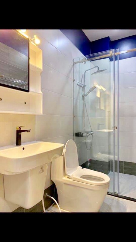 Bán căn hộ 312 Lạc Long Quân, Quận 11, DT:67m2, 2 phòng ngủ, 2 toilet, Giá 2,5 Tỷ