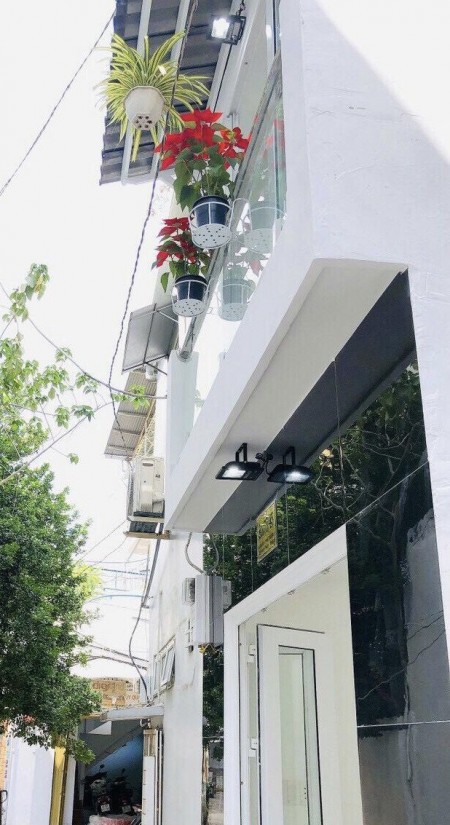 Bán nhà 4 tỷ 6, Lý Thái Tổ, HXH, Q 10, 39 m2, 4 tầng, 0933444019