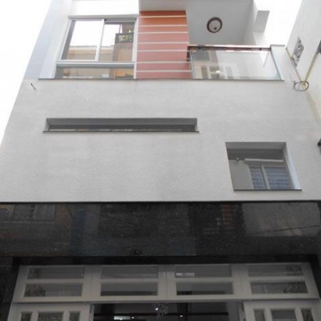 Bán nhà Đoàn Văn Bơ, Quận 4, 5x8m, giá chỉ 2.1 tỷ, 0933444019