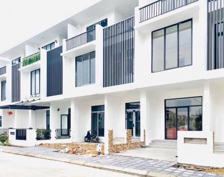NHÀ 3 TẦNG HƯỚNG TÂY VIEW CÔNG VIÊN BIỆT THỰ KĐT ROYAL PARK GIÁ SẬP SÀN