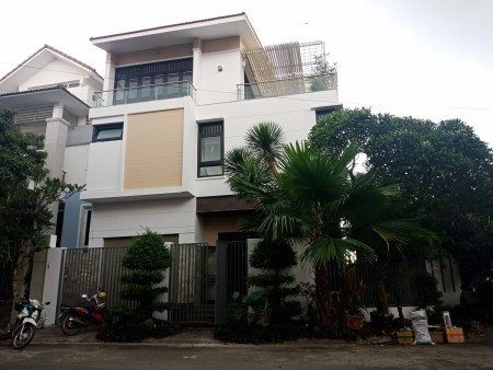 Cho thuê Biệt thự khu compound view sông trệt 3 lầu 7x20m Trần Não Bình An, Q2 MS:698